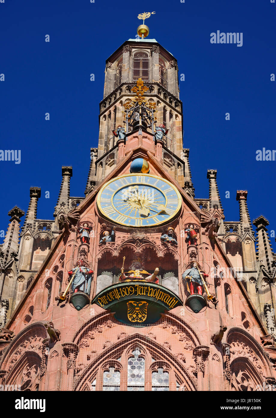 Germany, Bavaria, Nuremberg, Marktplatz, Facade of the 14th century Frauenkirche or Church of Our Lady, also visible is the  Männleinlaufen a mechanic Stock Photo