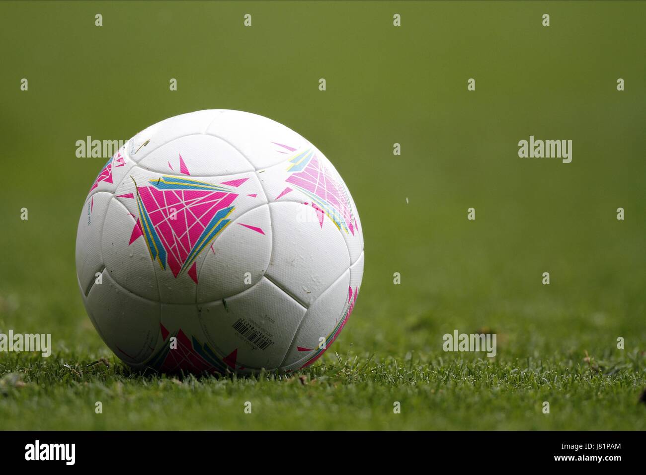 THE ALBERT OFFICIAL OLYMPIC ADIDAS FOOTBALL OFFICIAL OLYMPIC Stock Photo -  Alamy
