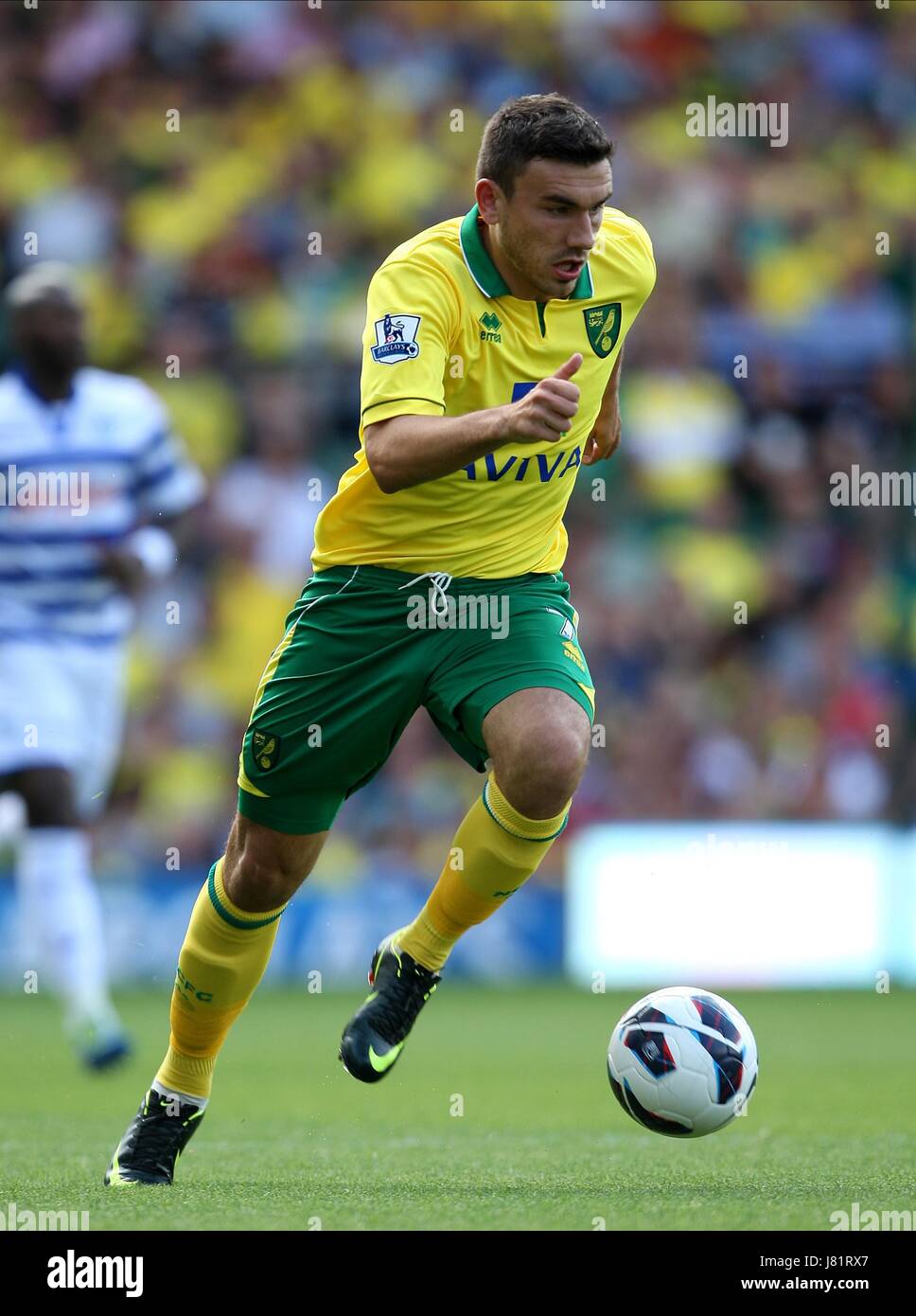ROBERT SNODGRASS NORWICH CITY FC NORWICH CITY V QPR BARCLAYS PREMIER LEAGUE CARROW ROAD, NORWICH, ENGLAND 25 August 2012 GAO57019     WARNING! This Photograph May Only Be Used For Newspaper And/Or Magazine Editorial Purposes. May Not Be Used For Publications Involving 1 player, 1 Club Or 1 Competition  Without Written Authorisation From Football DataCo Ltd. For Any Queries, Please Contact Football DataCo Ltd on +44 (0) 207 864 9121 Stock Photo