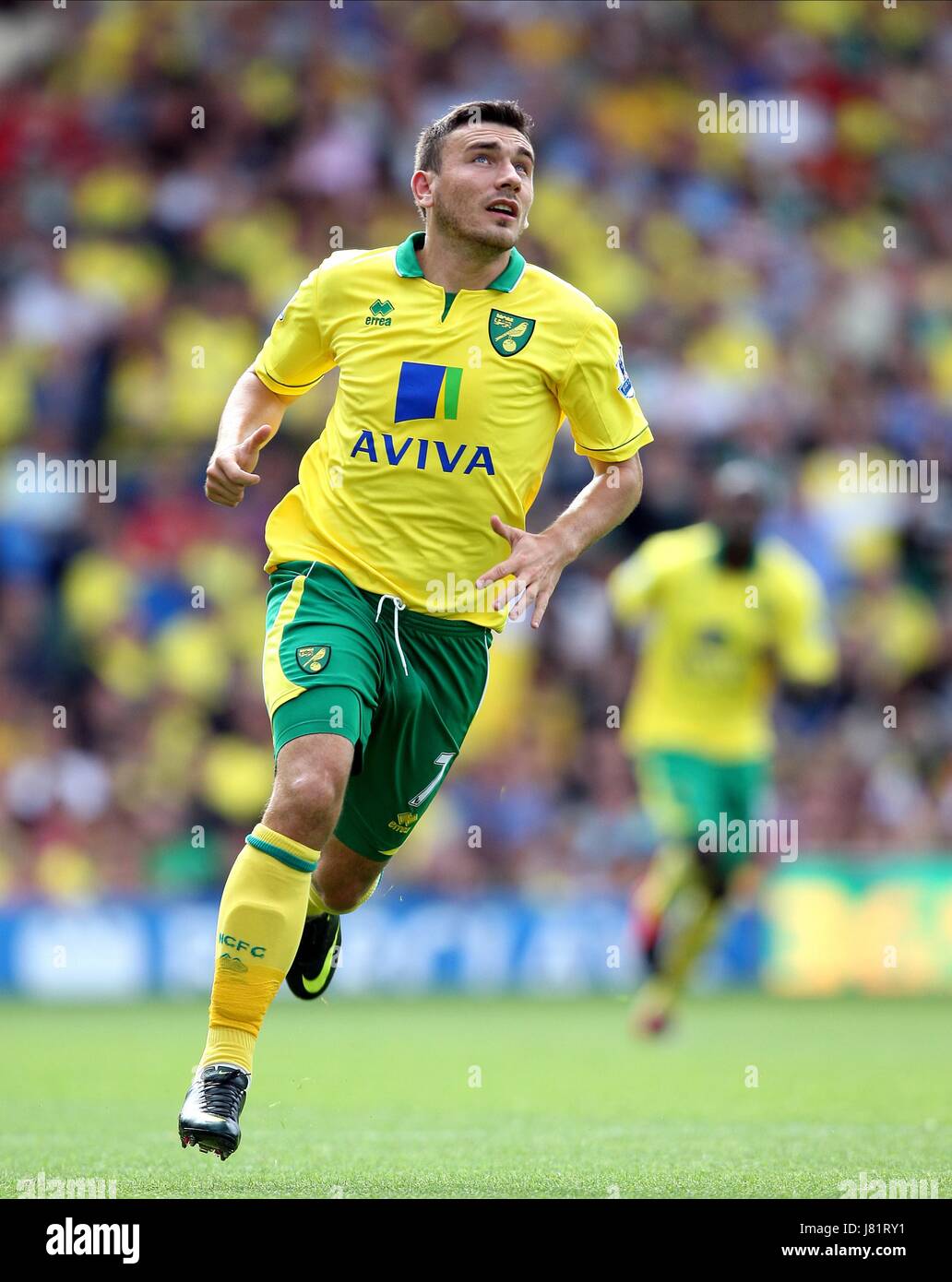 ROBERT SNODGRASS NORWICH CITY FC NORWICH CITY V QPR BARCLAYS PREMIER LEAGUE CARROW ROAD, NORWICH, ENGLAND 25 August 2012 GAO57035     WARNING! This Photograph May Only Be Used For Newspaper And/Or Magazine Editorial Purposes. May Not Be Used For Publications Involving 1 player, 1 Club Or 1 Competition  Without Written Authorisation From Football DataCo Ltd. For Any Queries, Please Contact Football DataCo Ltd on +44 (0) 207 864 9121 Stock Photo