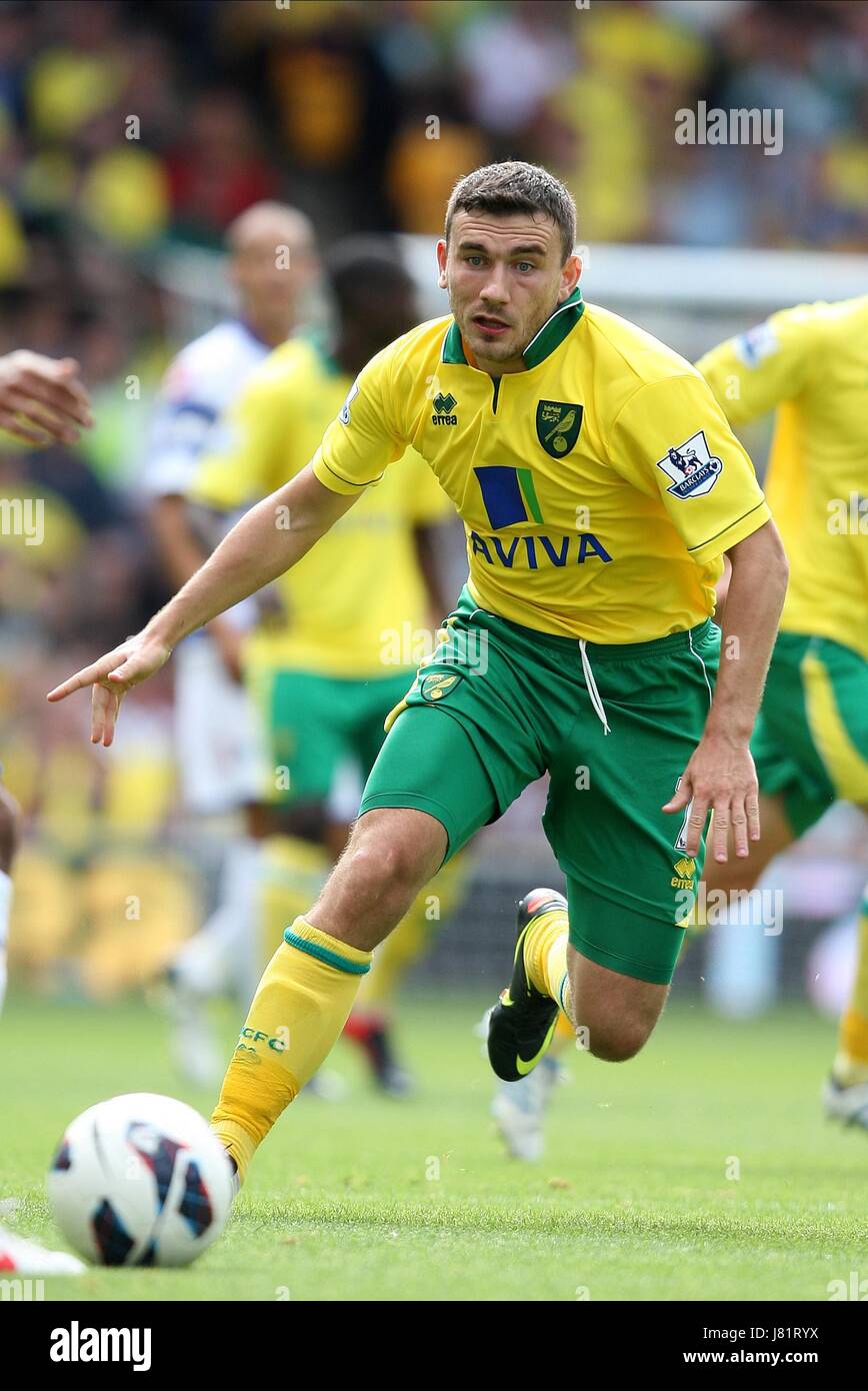 ROBERT SNODGRASS NORWICH CITY FC NORWICH CITY V QPR BARCLAYS PREMIER LEAGUE CARROW ROAD, NORWICH, ENGLAND 25 August 2012 GAO57057     WARNING! This Photograph May Only Be Used For Newspaper And/Or Magazine Editorial Purposes. May Not Be Used For Publications Involving 1 player, 1 Club Or 1 Competition  Without Written Authorisation From Football DataCo Ltd. For Any Queries, Please Contact Football DataCo Ltd on +44 (0) 207 864 9121 Stock Photo