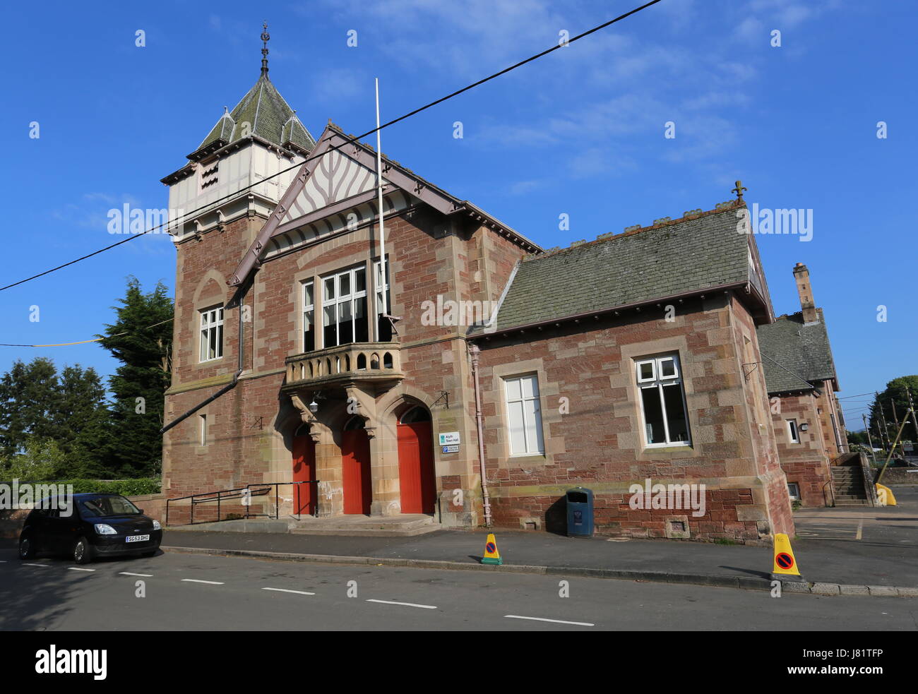 Scotland perthshire street scene town hires stock photography and