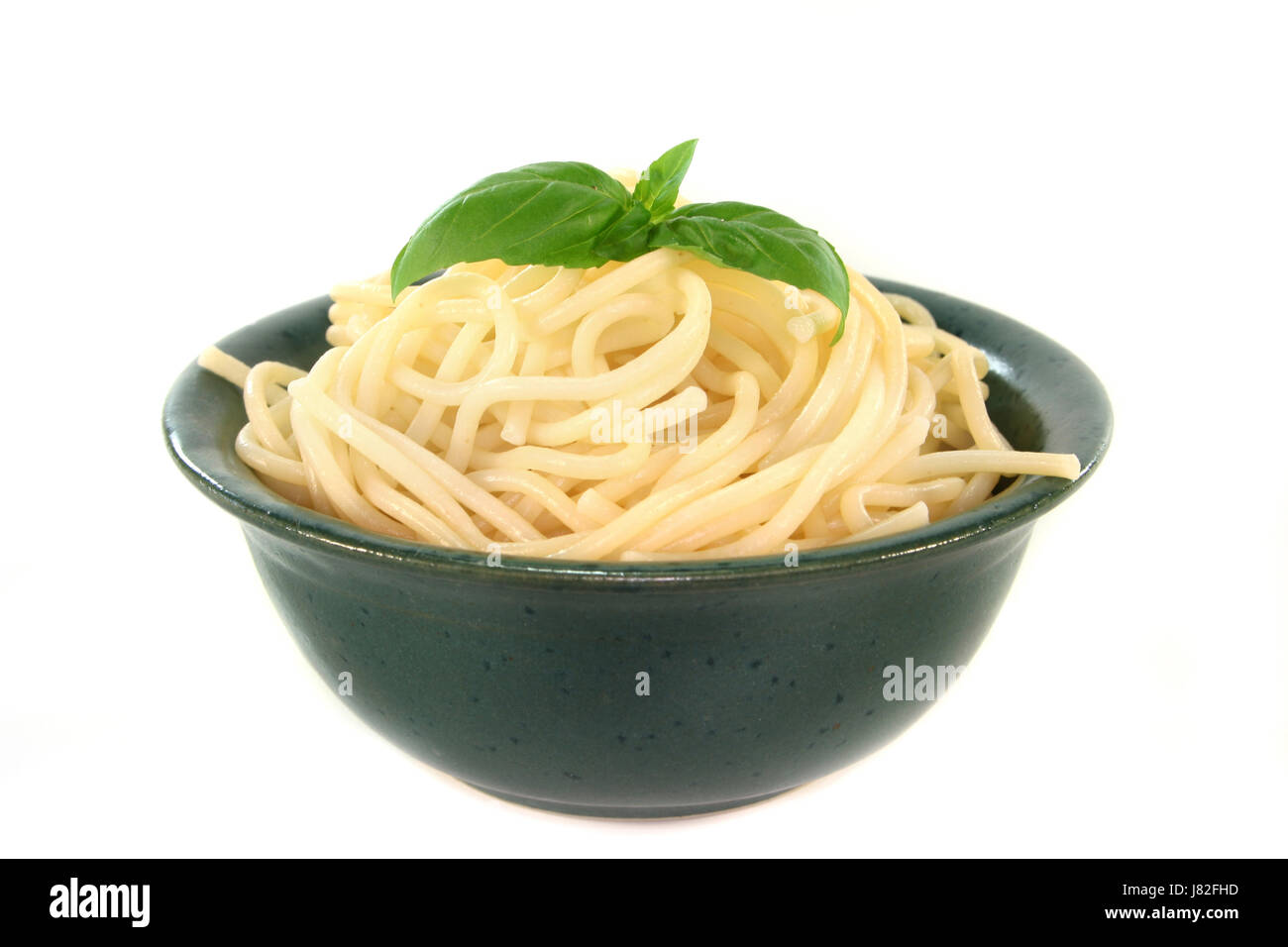 dough noodles mediterran bowl italian spaghetti boil cooks boiling