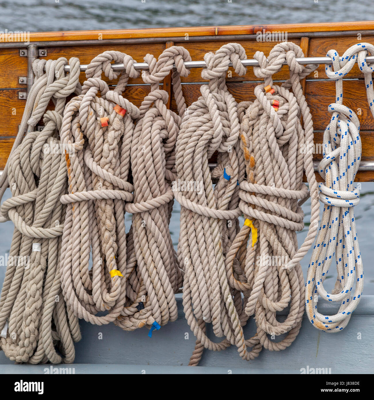 Mast rigging on board hi res stock photography and images Alamy