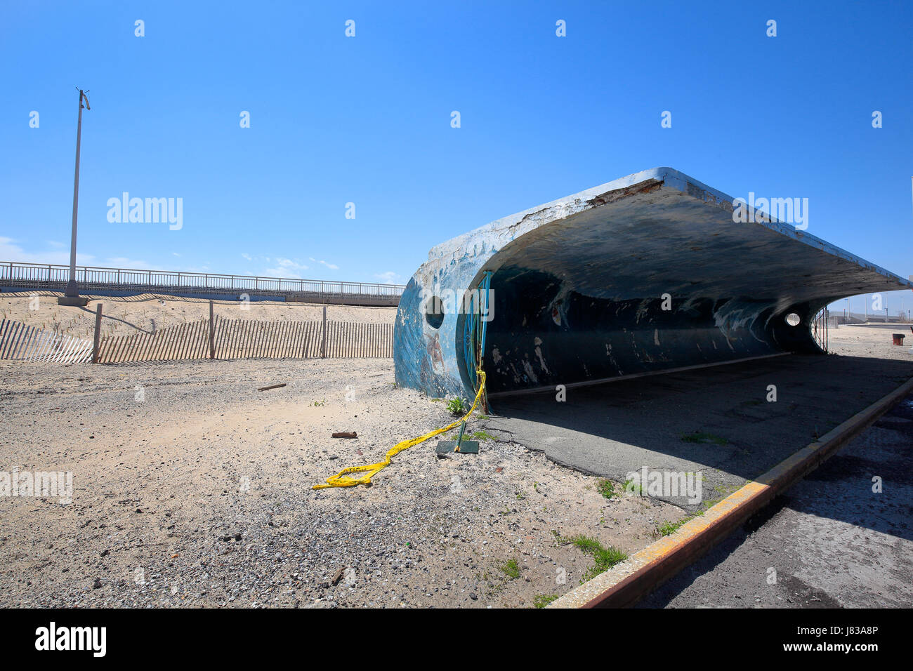 Concrete Bus Shelter High Resolution Stock Photography and Images - Alamy