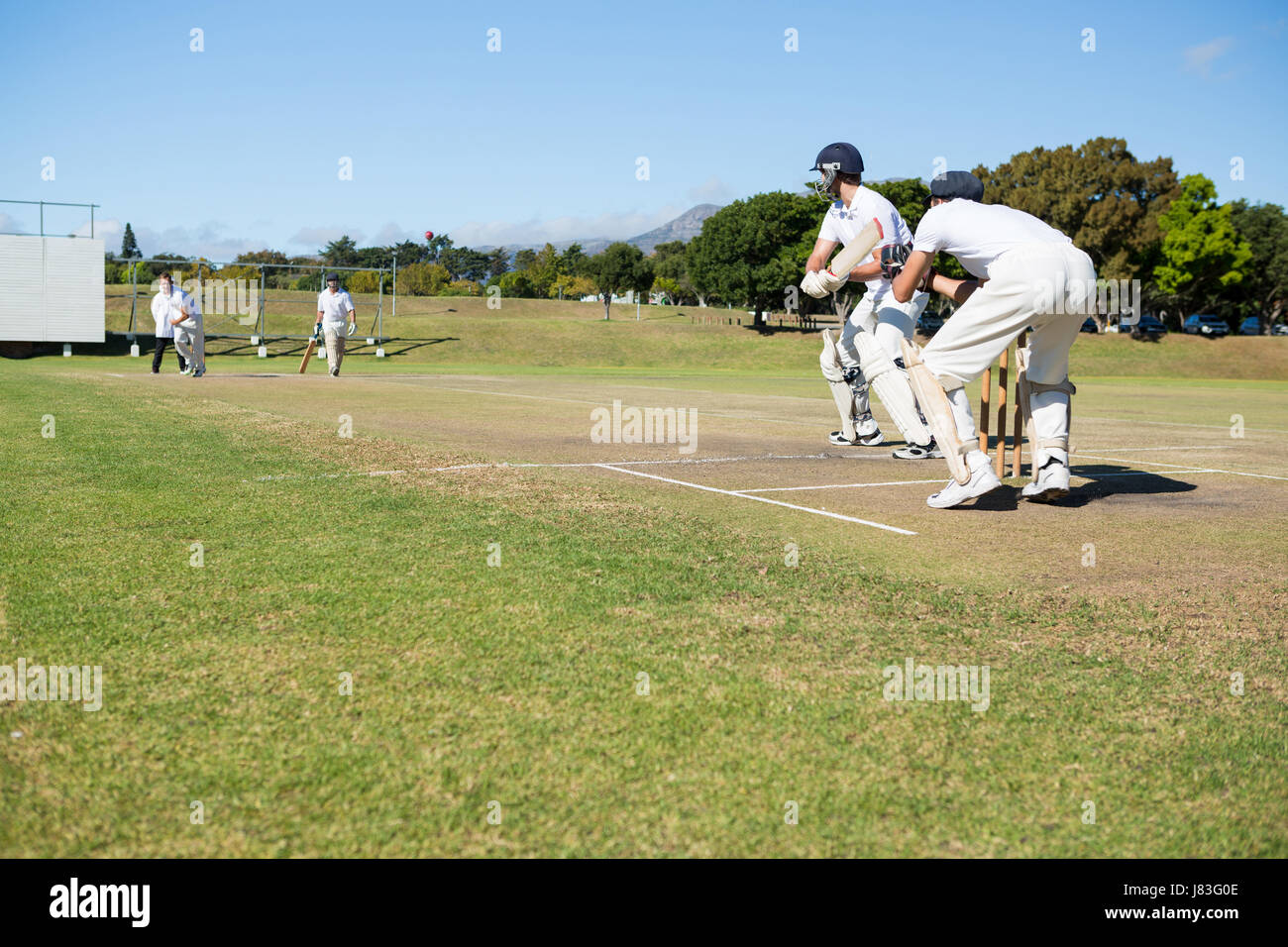 Cricket players on field hires stock photography and images Alamy