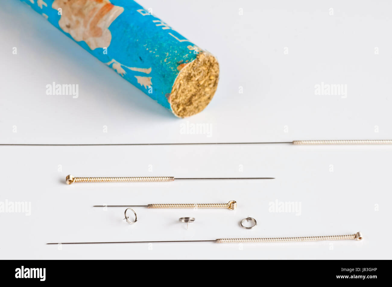 acupuncture needles and moxa cigar Stock Photo Alamy
