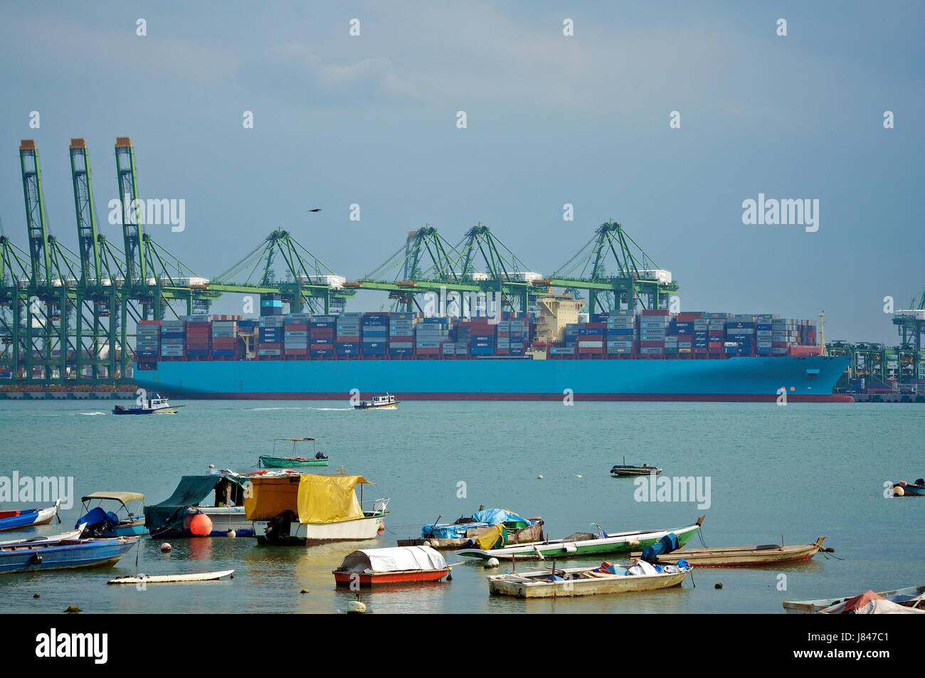 container ship merchant ship container containers industry dispatch ...