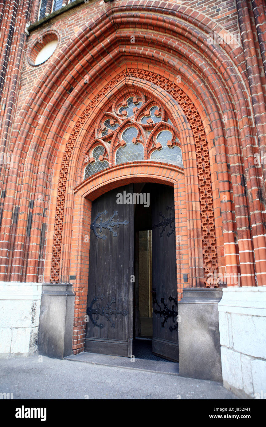 tower church goal passage gate archgway gantry entrance door germany