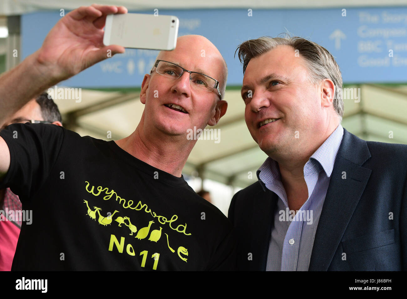Hay on Wye, Wales UK, Saturday  27 May 2017  Hay Festival 2017 - Former Labour politician nd Strictly contestant ED BALLS a meets people on the festival site  on the third day of the Hay Festival, which is this year celebrating its 30th anniversary    photo credit ©keith morris / alamy live news Stock Photo