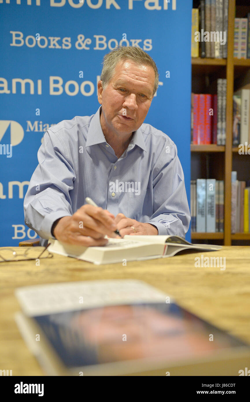 Coral Gables, FL, USA. 26th May, 2017. John Kasich, Governor of Ohio and a former U.S. presidential candidate speaks and sign copies of his new book 'Two Paths: America Divided or United' at Books and Books on May 26, 2017 in Coral Gables, Florida. Credit: Mpi10/Media Punch/Alamy Live News Stock Photo