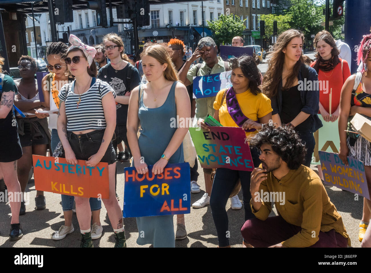 Crowd of domestic violence hi-res stock photography and images - Alamy
