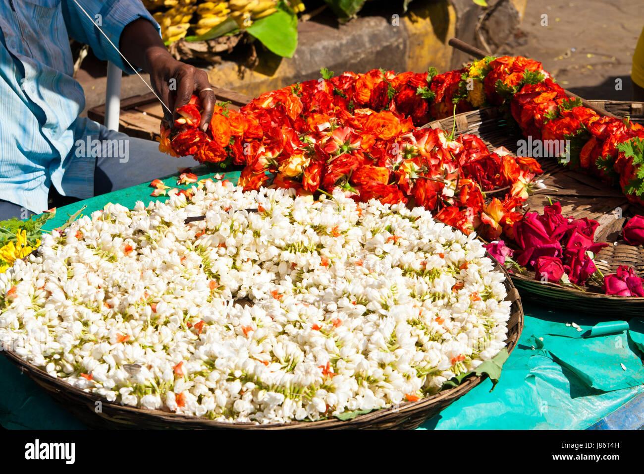 flower flowers plant india market stall garland weekly market marketplace flea Stock Photo