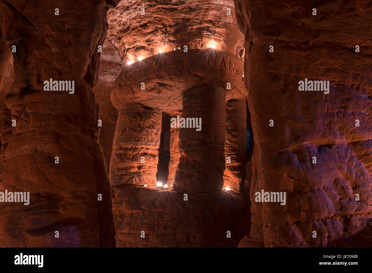 using-t-lights-to-illuminate-the-underground-chambers-of-caynton-caves
