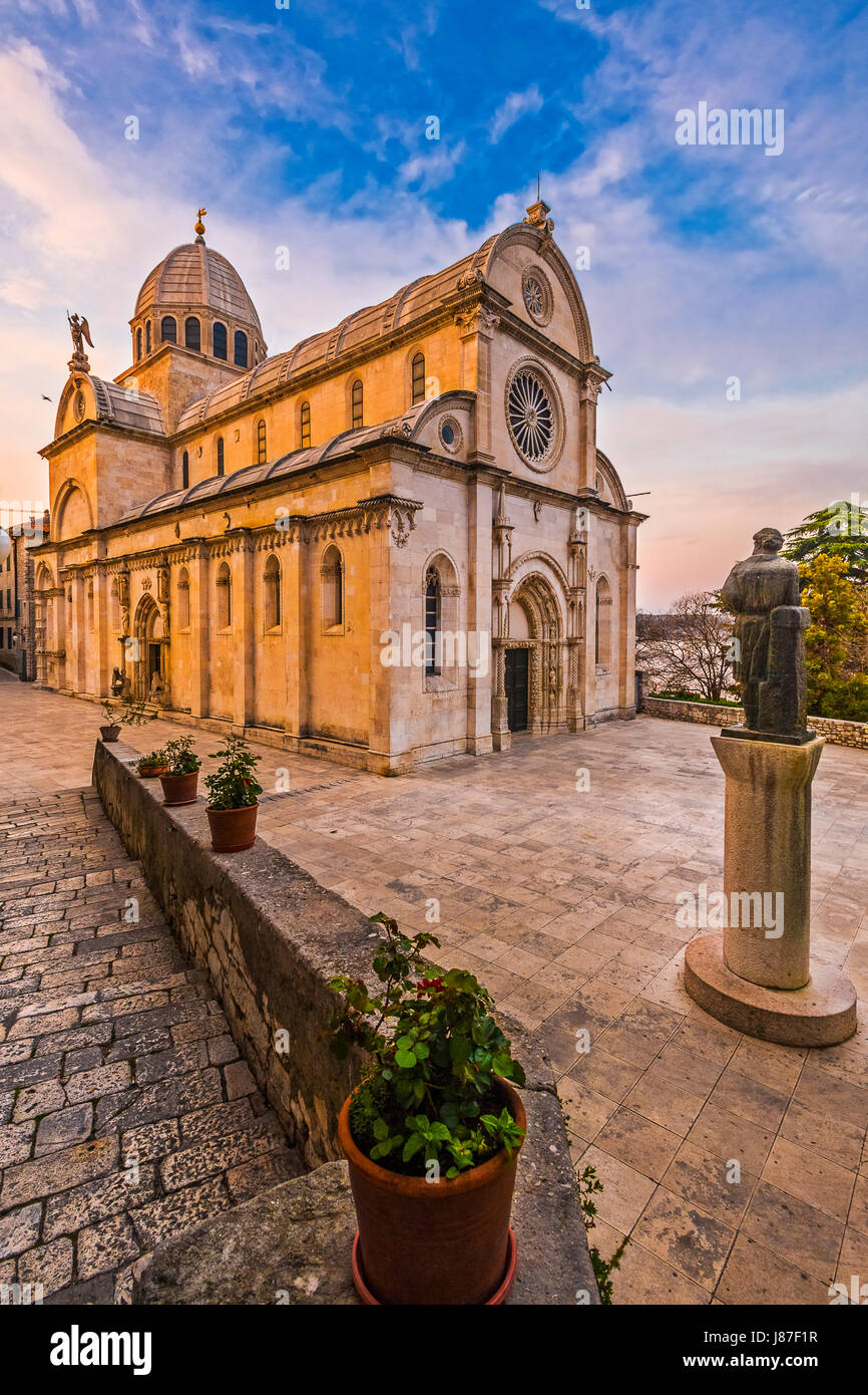 Croatia Dalmatia Sibenik Trg Republike Hrvatske -The Cathedral of St. James and the statue of Giorgio di Matteo Stock Photo