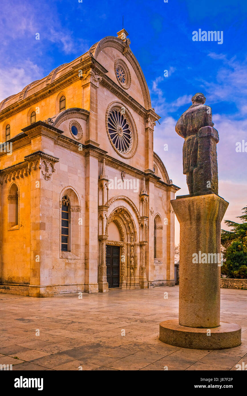 Croatia Dalmatia Sibenik Trg Republike Hrvatske -The Cathedral of St. James and the statue of Giorgio di Matteo Stock Photo