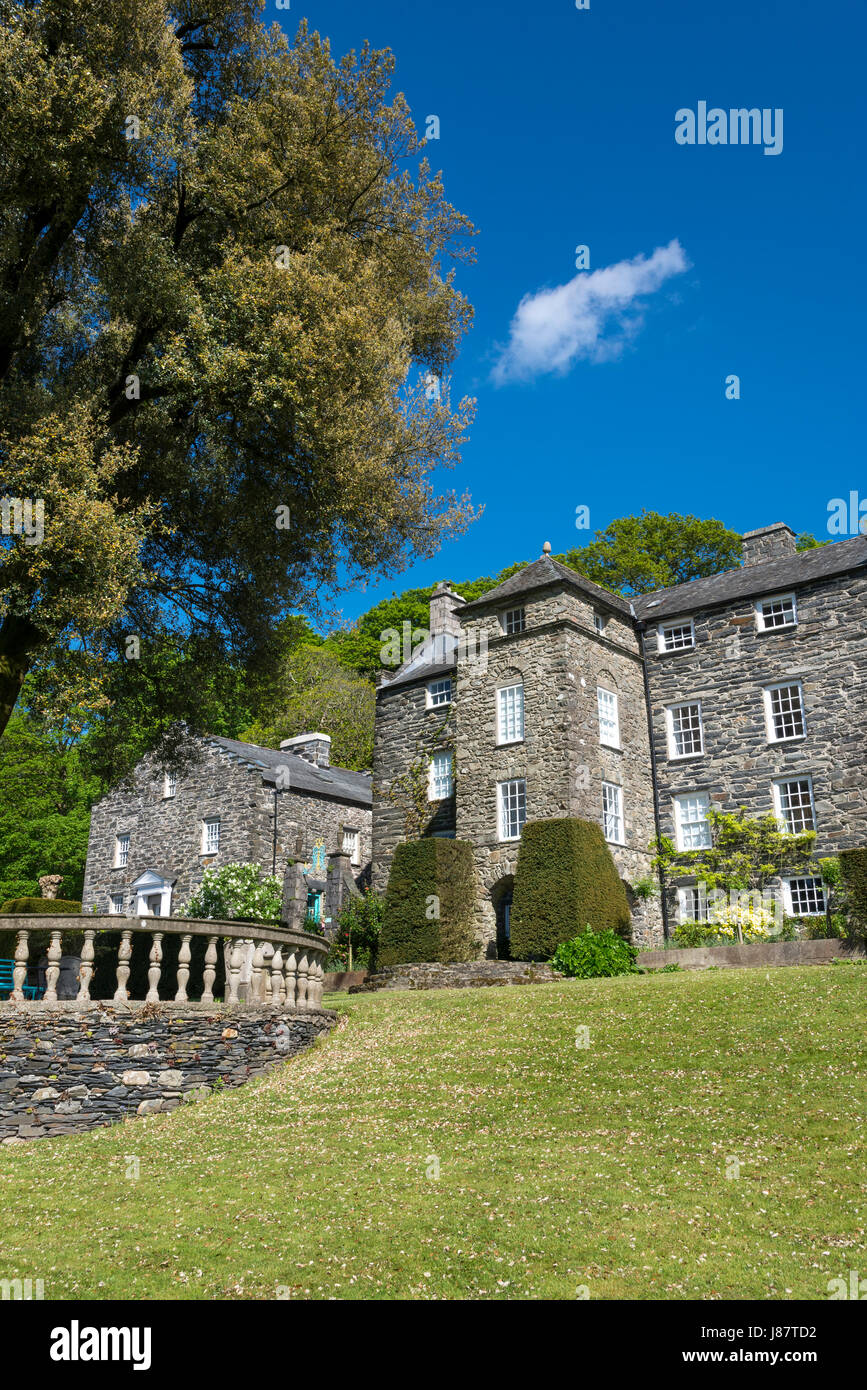 Plas Brondanw gardens near Garreg, North Wales. A beautiful garden