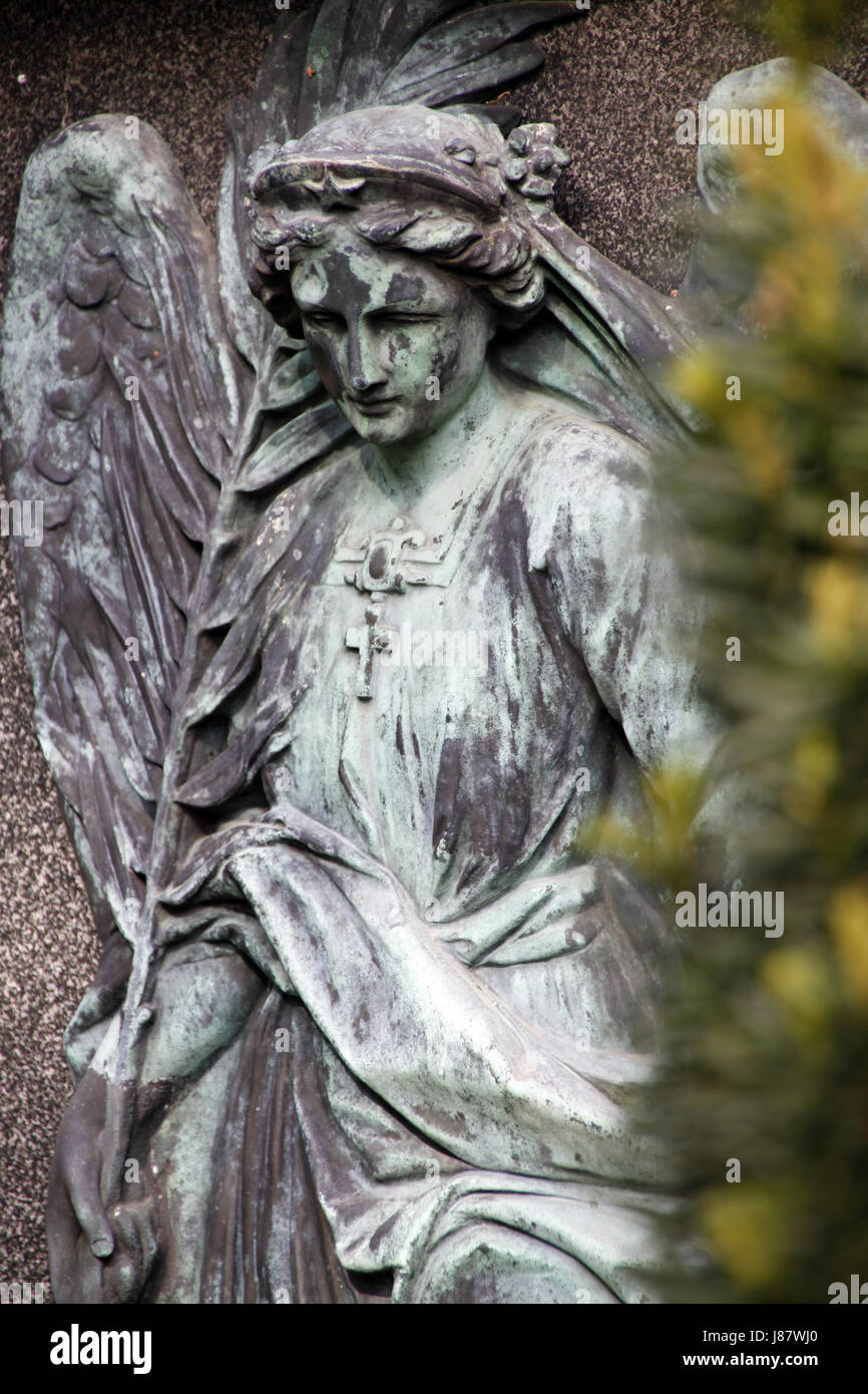 grave angels Stock Photo Alamy