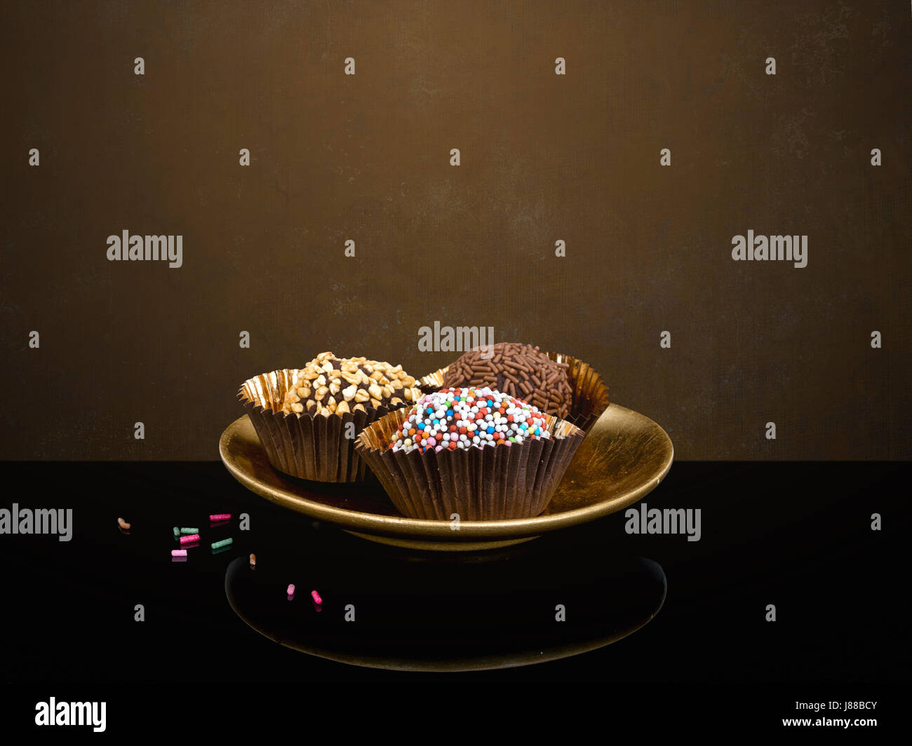 Different truffles hi-res stock photography and images - Alamy