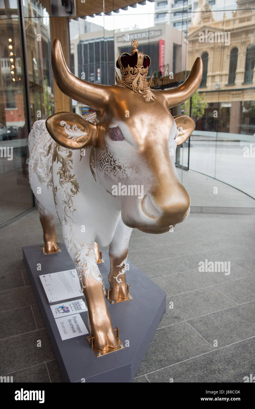 Sculpture art perth statue hires stock photography and images Alamy