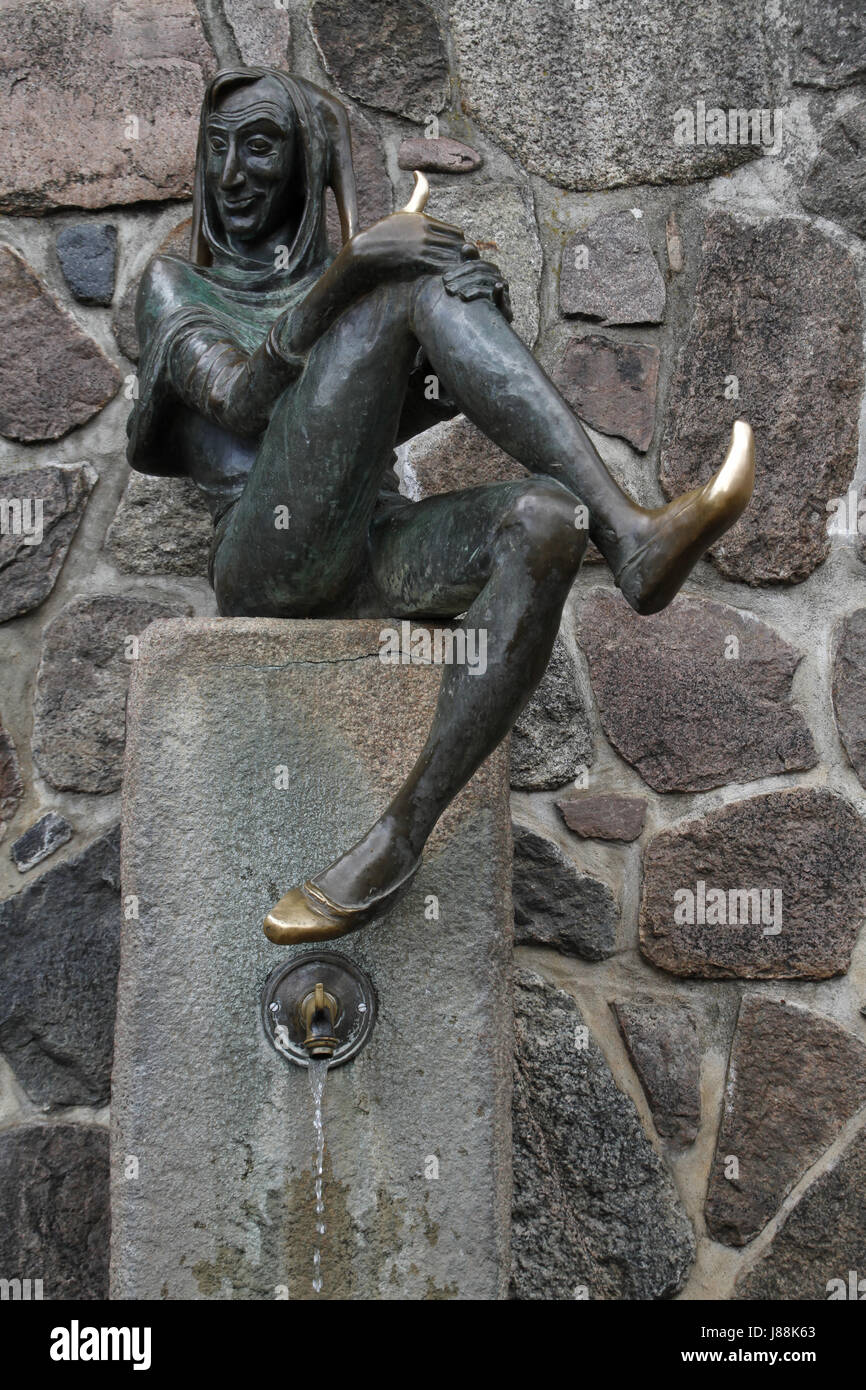 Тиль уленшпигель фото. Памятник тиль уленшпигель. Памятник тиль уленшпигель. Памятник уленшпигелю. Уленшпигель.