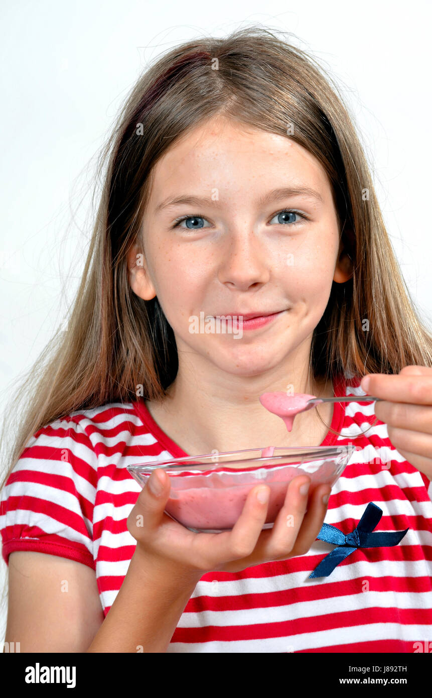 eating yogurt child Stock Photo - Alamy