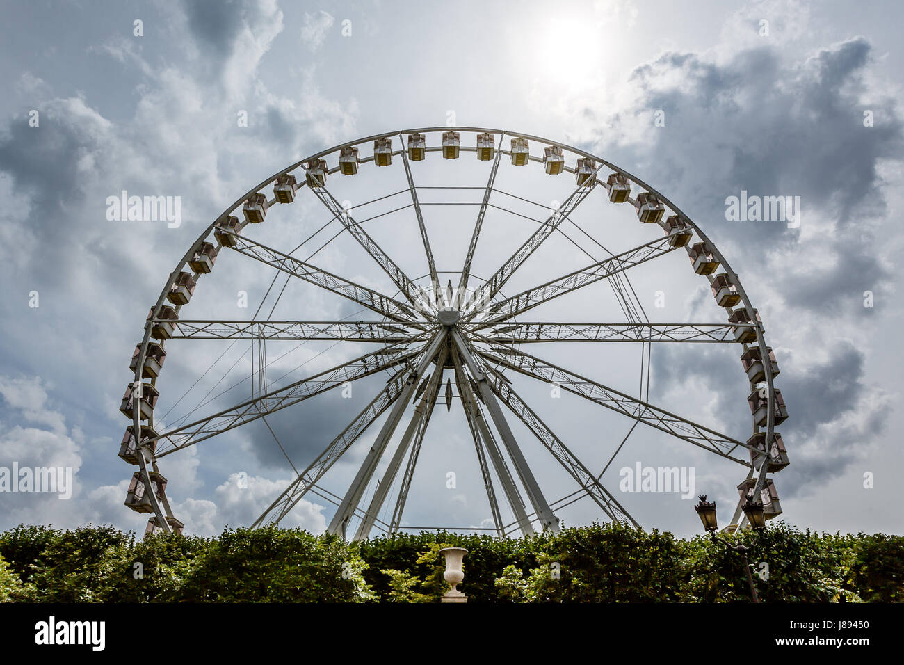 Ferris wheel near amusement park hi-res stock photography and images ...