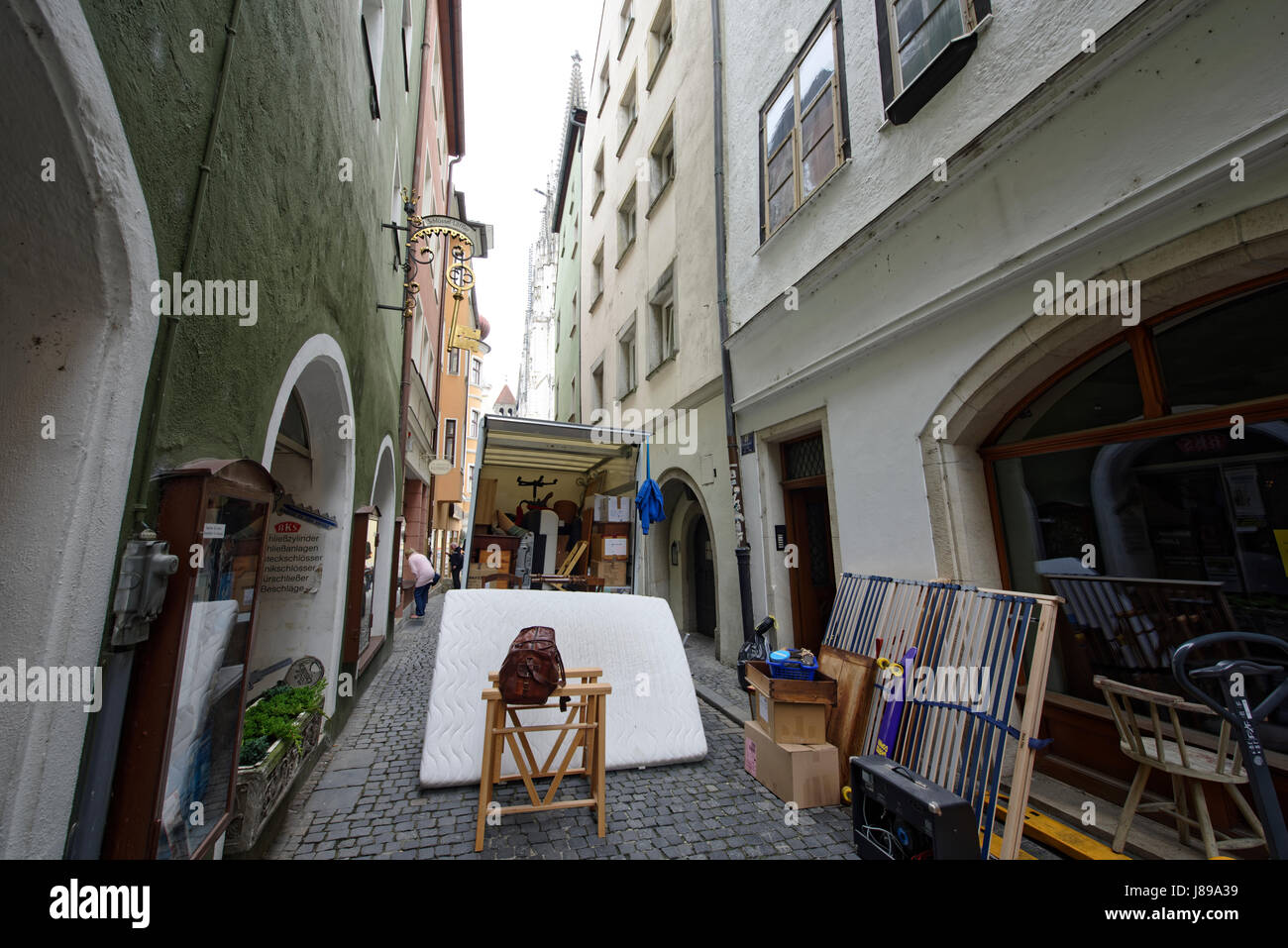 Regensburg (von lateinisch Castra Regina; auch lat. Ratisbona und Ratispona) ist die Hauptstadt des Regierungsbezirks Oberpfalz mit Sitz der Regierung Stock Photo