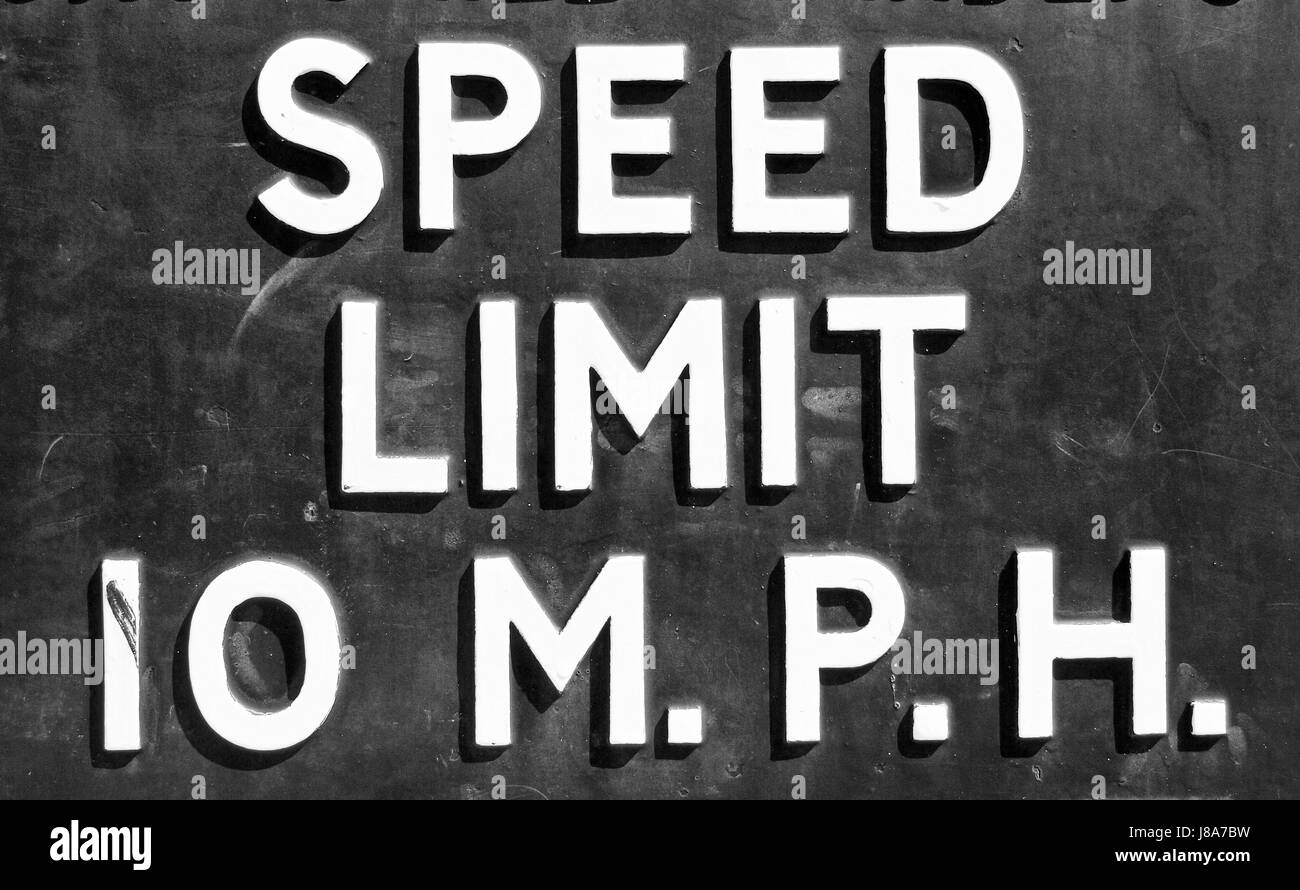 10 Mph sign. 10 Mph sign turn. Miles per hour