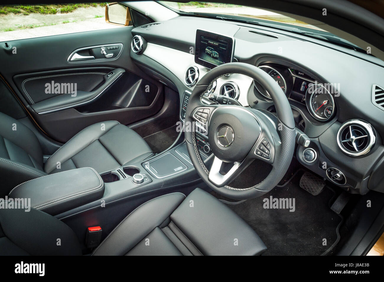 Mercedes Benz 28 High Resolution Stock Photography And Images Alamy