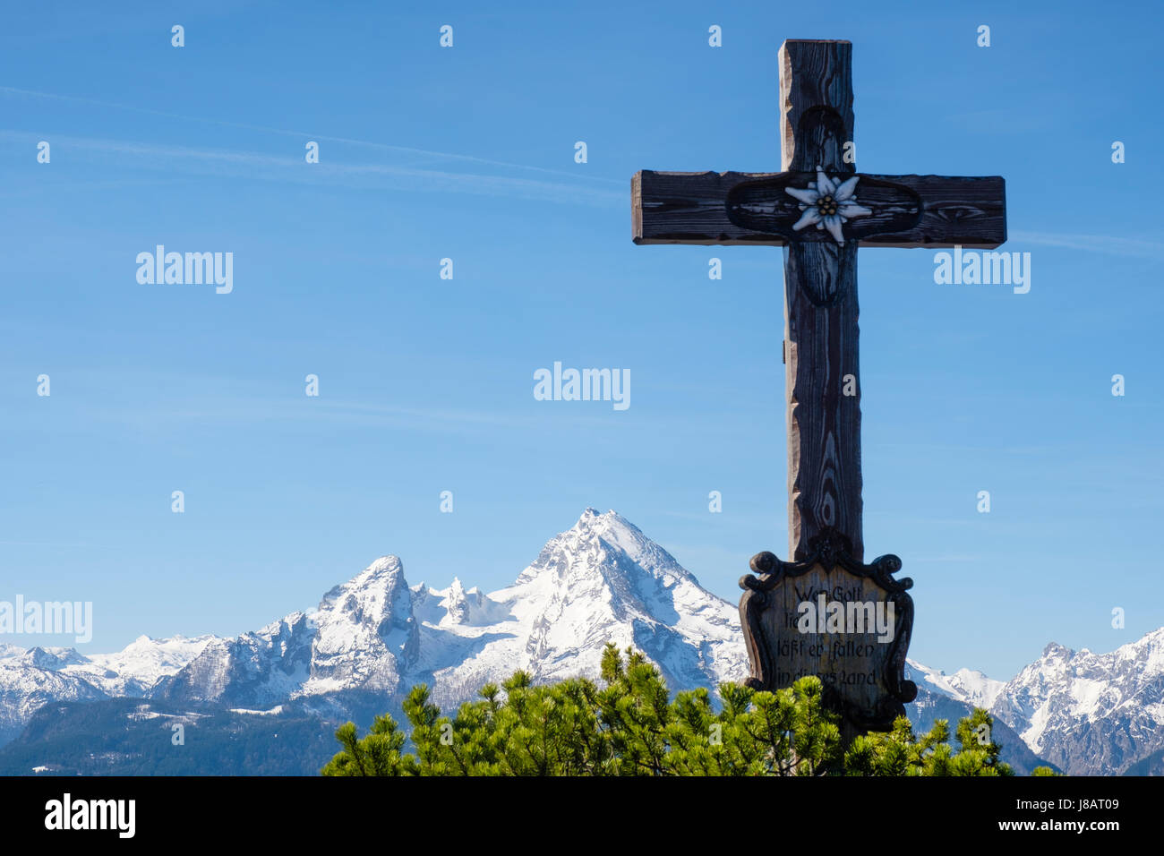 Summit cross of the Kneifelspitze, Watzmann, Berchtesgaden, Berchtesgaden  National Park, Berchtesgadener Land, Bavaria, Germany Stock Photo - Alamy