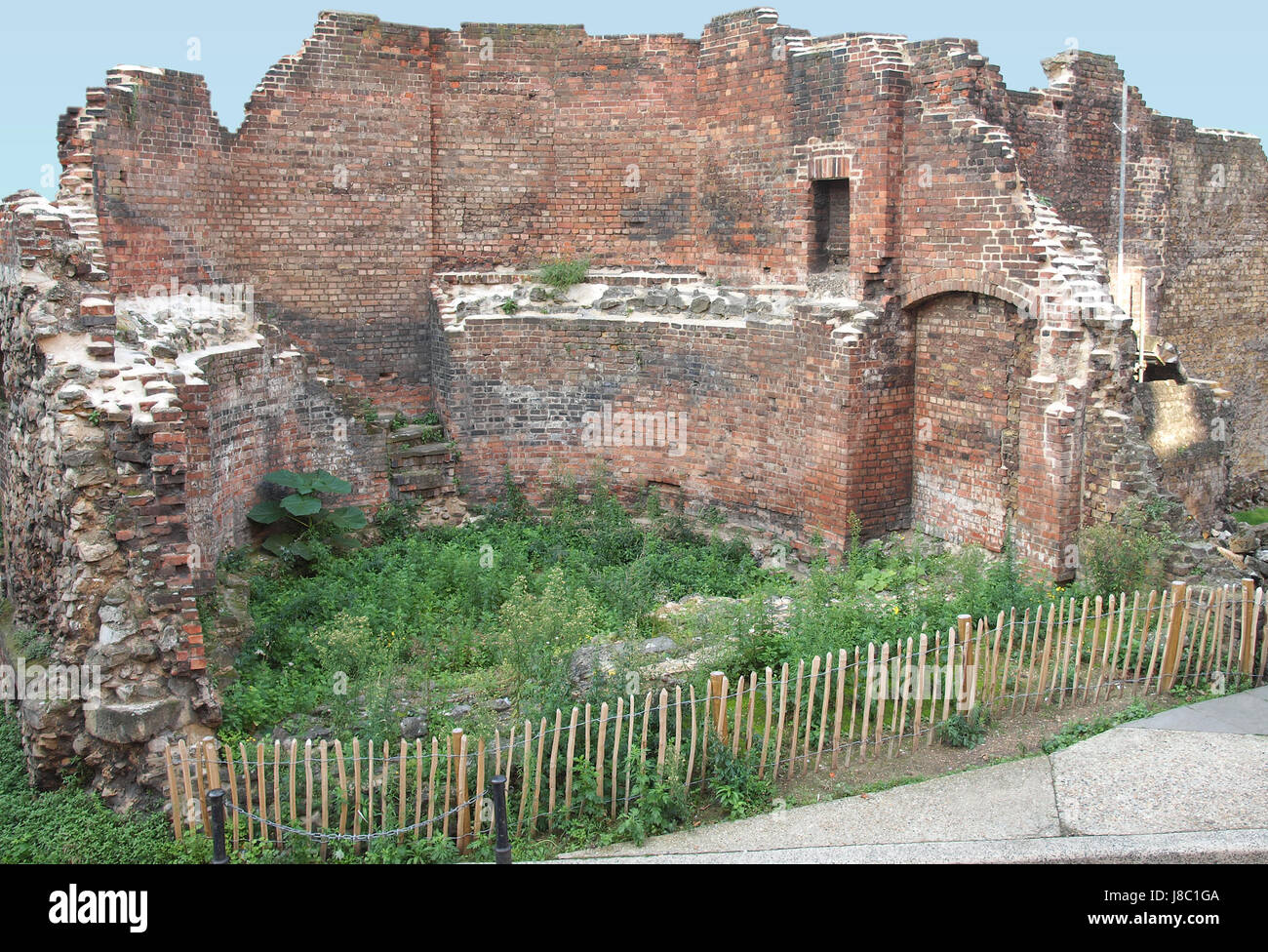 Roman city wall ruins london hires stock photography and images Alamy