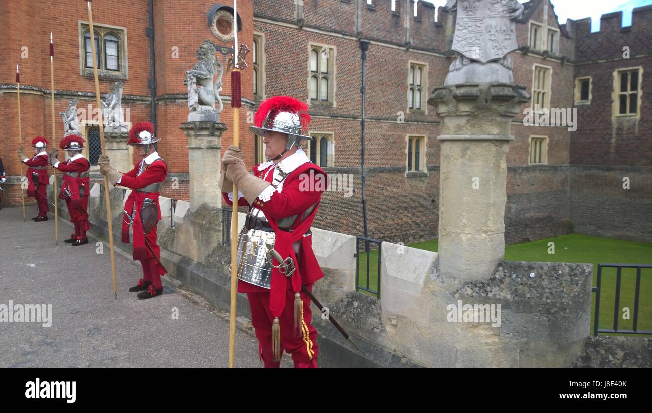 At Hampton Court Palace, the Company of Pikemen & Musketeers of the Honourable Artillery Company the oldest regiment in the British Army. Credit: Chris Histed/Alamy Live News Stock Photo