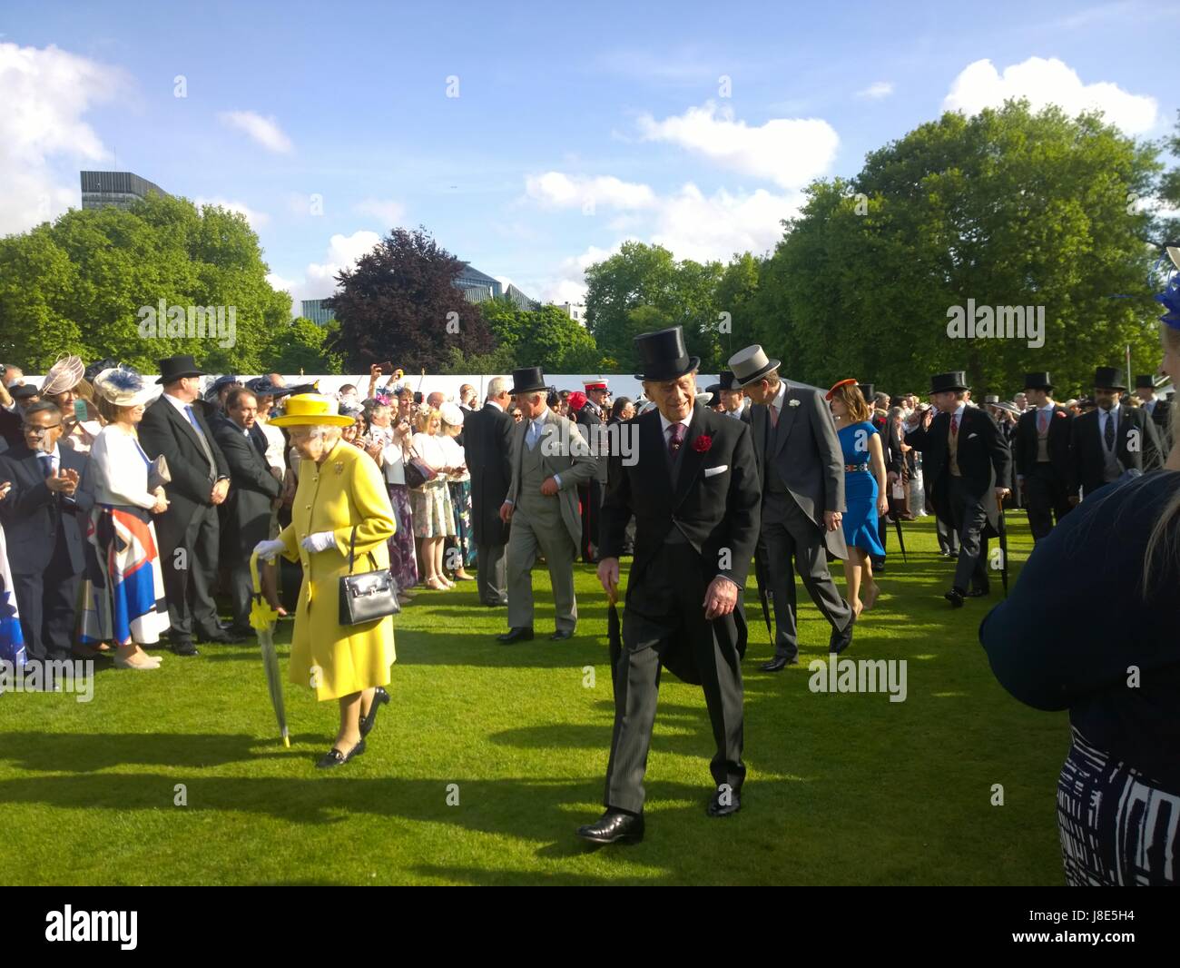 Buckingham palace garden party hires stock photography and images Alamy