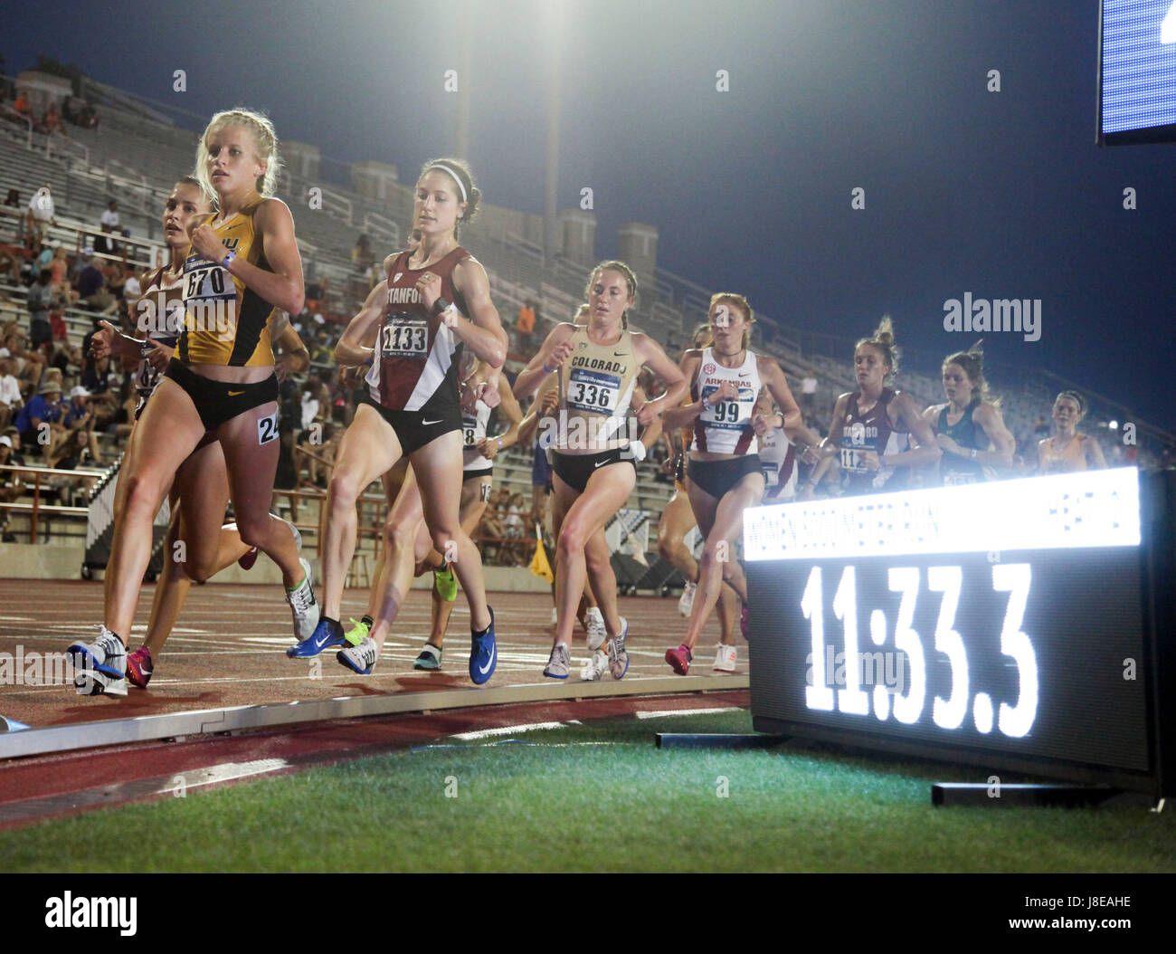 Austin, TX, USA. 27th May, 2017. Missouri's Karissa Schweizer rounds the corner in the lead during the women's 5000 meter run at the 2017 NCAA Outdoor Track and Field West Preliminary at the University of Texas Mike A. Myers Stadium in Austin, TX. John Glaser/CSM/Alamy Live News Stock Photo