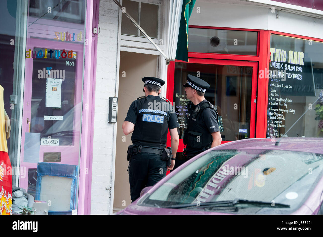 Shoreham by Sea, Sussex, UK. 29th May, 2017. Scenes in Shoreham by Sea, Sussex, UK believed to be the location of where an arrest has been made in connection to the terrorist attacks in Manchester. The address continues to be searched. Credit: Darren Cool/Alamy Live News Stock Photo