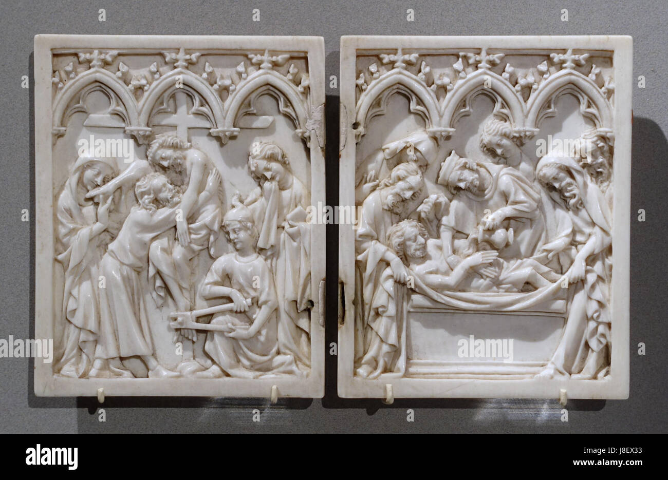 Diptych, Deposition and Entombment, Paris, c. 1330 1340, ivory   Bode Museum   DSC03639 Stock Photo
