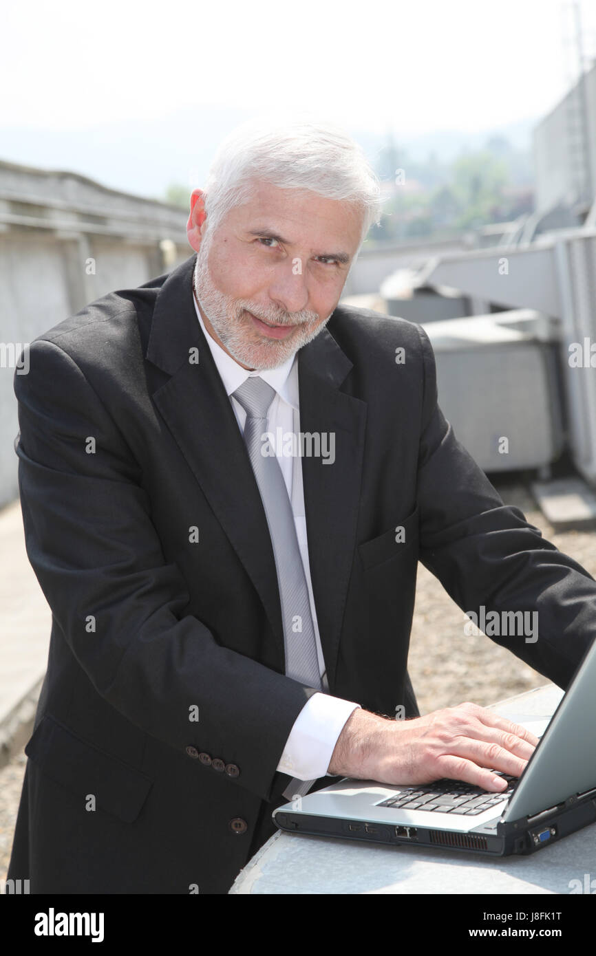 COMPUTERS INDUSTRIAL ENGINEERING visual data 4