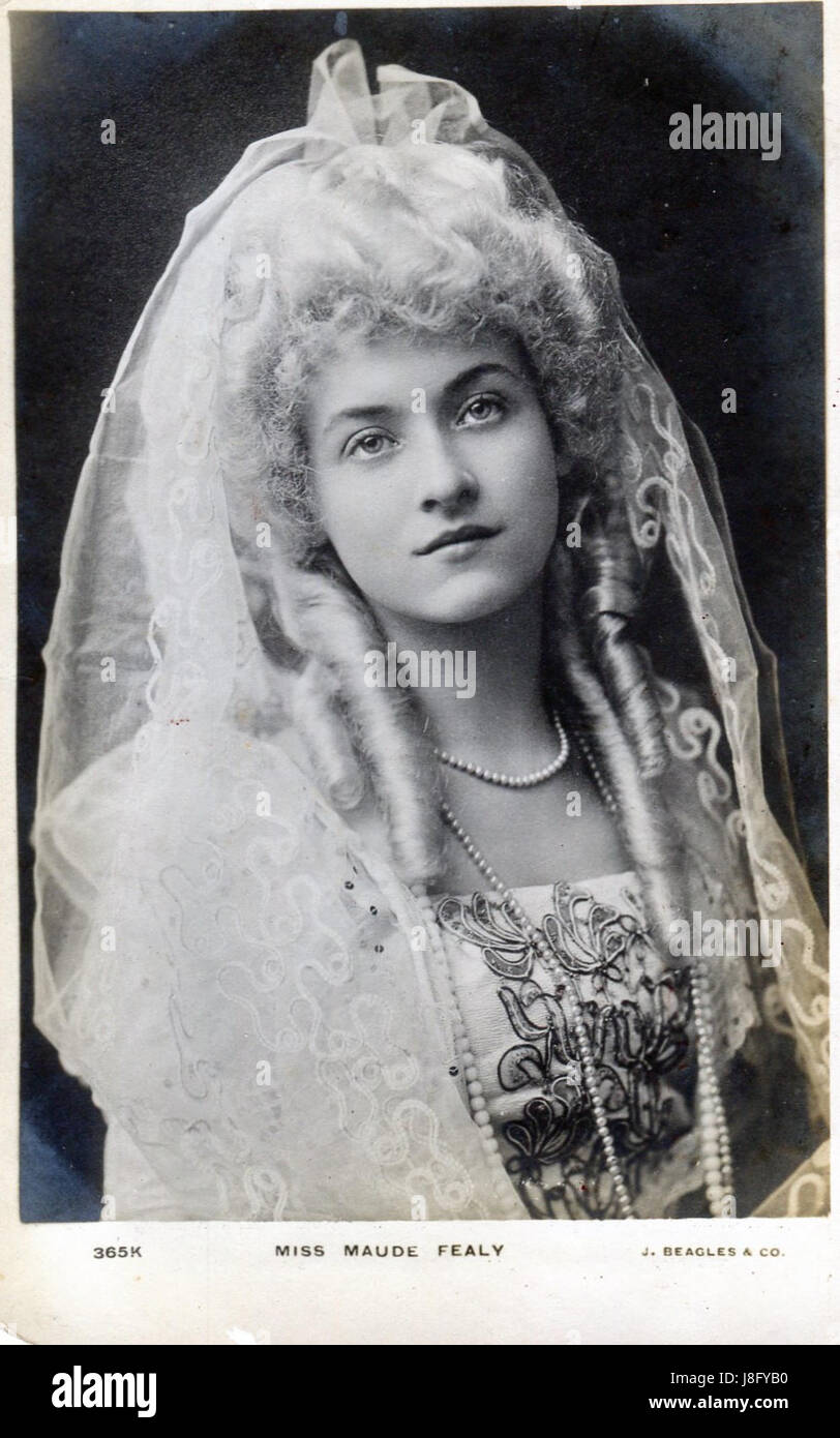 Miss Maude Fealy was an actress known for her roles in early cinema and  theater. This photograph is part of the Rotary Photographic Series from  1861, which captured prominent figures of the, image size:812x1390