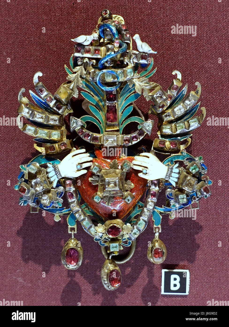 Marriage jewelry of Prince Gabor Bethlen, Hungary, 1626, gold, enamel, garnets, rock crystal   Cinquantenaire Museum   Brussels, Belgium   DSC08536 Stock Photo