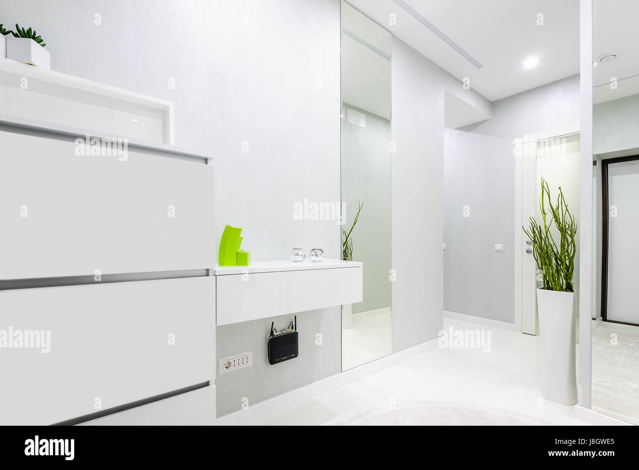 Apartment lobby interior design hi-res stock photography and images - Alamy - Aware White Interior Design For Apartment Entryways Buildings