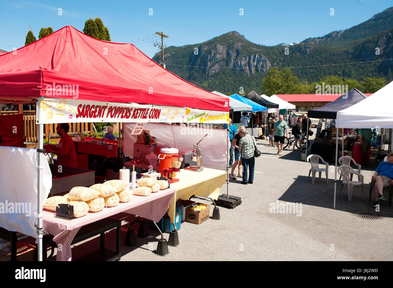 Summer business on Cleveland Ave.  May 27, 2017.  Photo by David Buzzard/For The Squamish Chief. Stock Photo