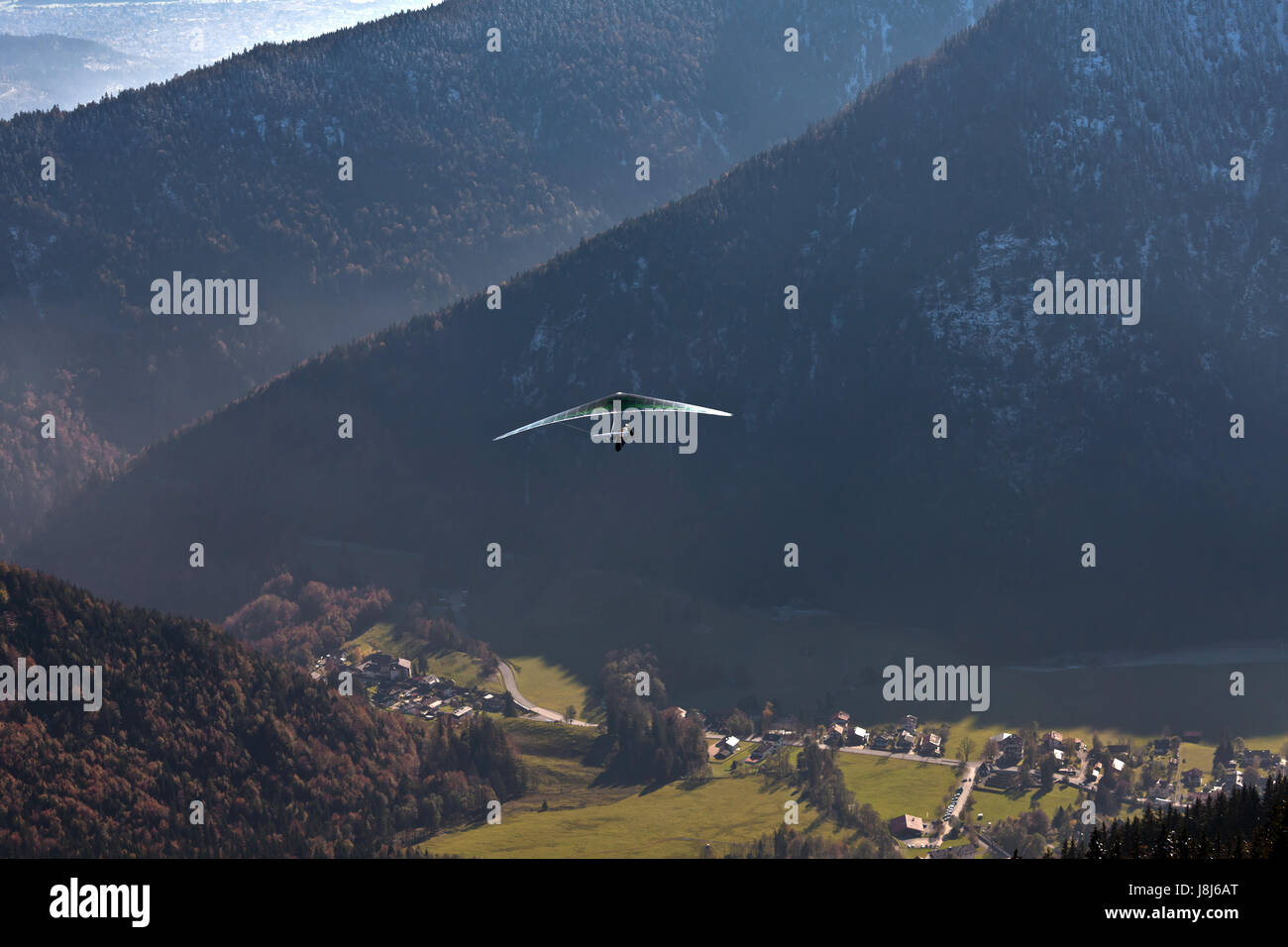 risk, crash, kite, kites, fly, flies, flys, flying, dangerous, danger