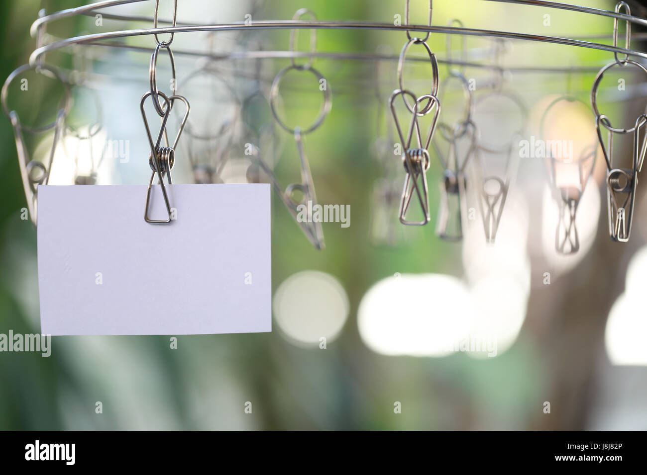 Blank white notes hanging hi-res stock photography and images - Alamy