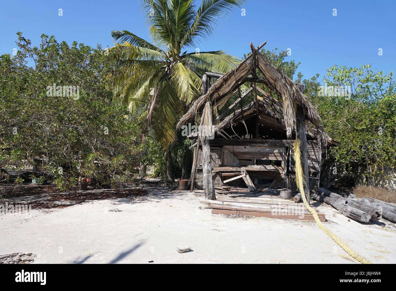 Abandoned beach shack in Zihuatenajo, Mexico Stock Photo - Alamy