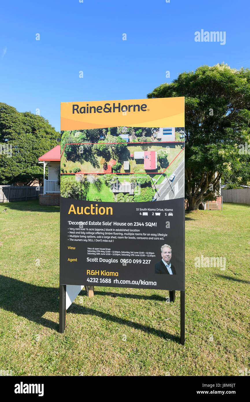 Sign for a Property for sale on auction, Kiama, Illawarra Coast, New South Wales, NSW, Australia Stock Photo