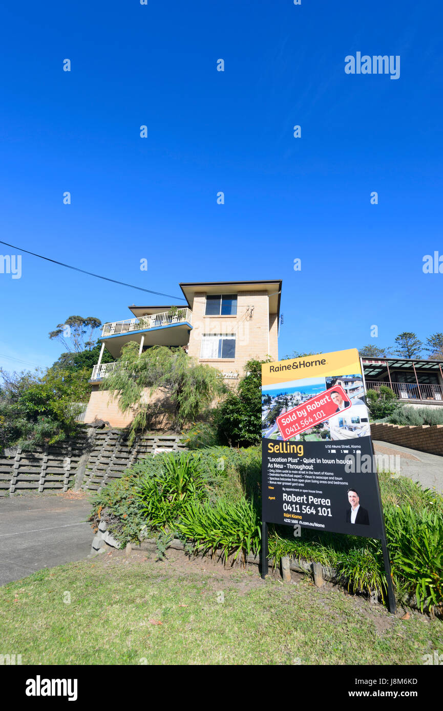 Town house sold by estate agency Raine & Horne, Kiama, Illawarra Coast, New South Wales, NSW, Australia Stock Photo