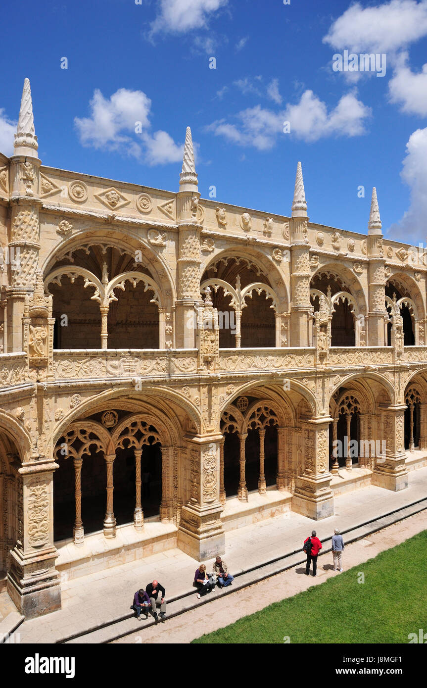 Cloisters of the Jeronimos Monastery (Mosteiro dos Jeronimos), a Unesco World Heritage Site. Lisbon, Portugal Stock Photo