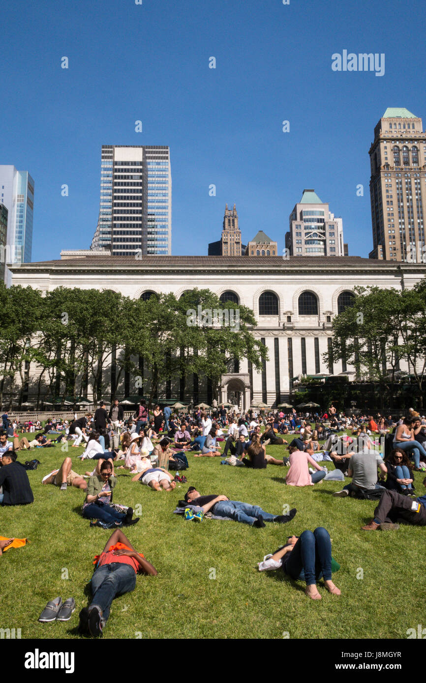 Day daytime day time outside outdoors outdoor bryant park hires stock