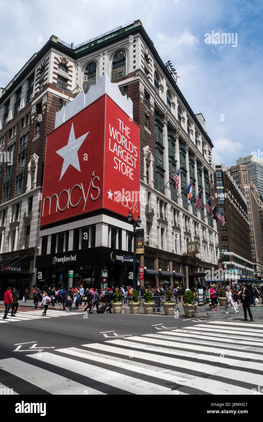 Macy's Department Store in Herald Square, NYC, USA Stock Photo